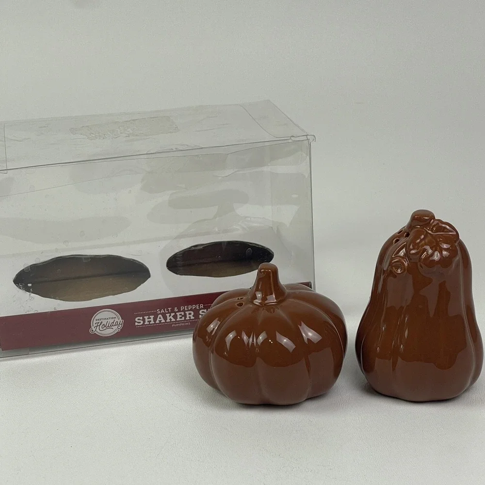 Pumpkin Squash Salt Pepper Shakers Orange Autumn Fall Halloween Thanksgiving